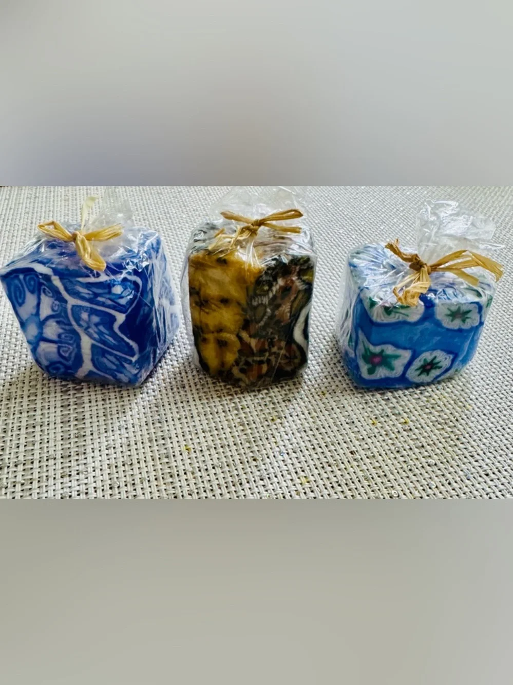 Elegant miniature candles. A set of three candles. Thanks to their unique design